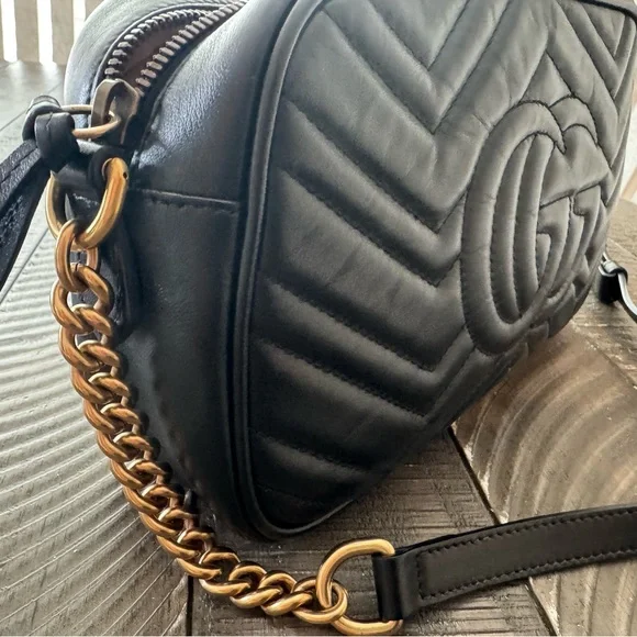 - Gorgeous. Gucci - Authentic Pre Loved Small GG Marmont Leather Crossbody. - Picture 3 of 15